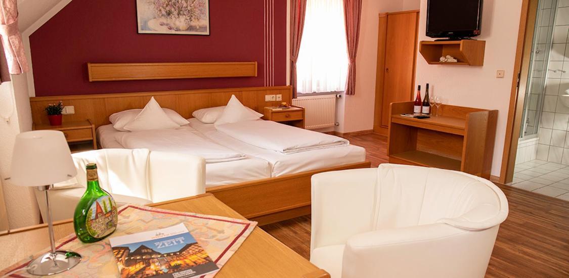 Hotel Garni Zum Hirschen Iphofen Εξωτερικό φωτογραφία